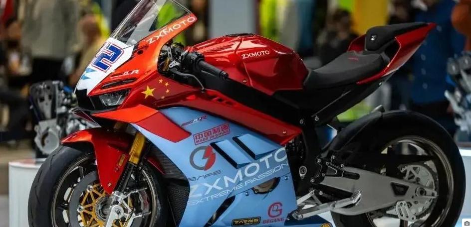 重庆秒批200亩地，不是给张雪颁奖？

张雪刚拿完WSBK冠军，重庆两江新区就火