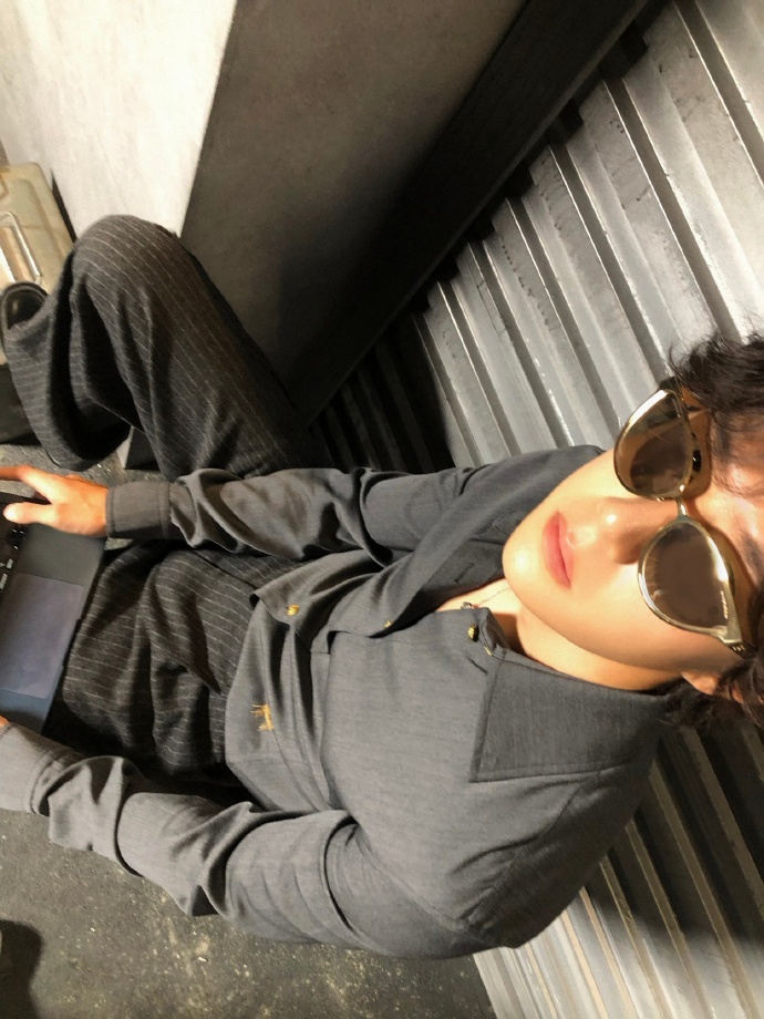 温俊拍的王一博 照片里放了什么 看的我热热的再总结一句 王一博帅来真没别人什么事
