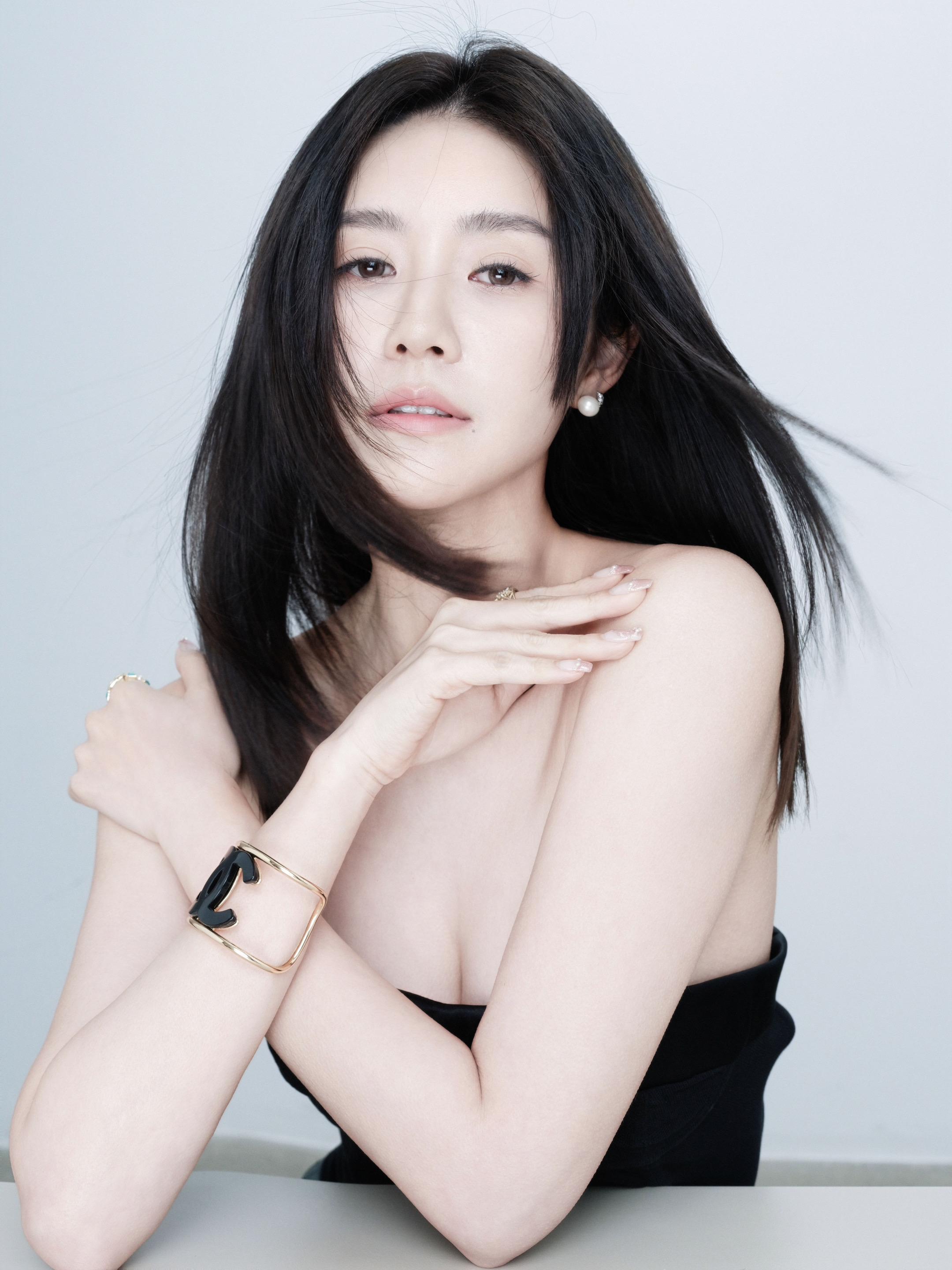 亲爱的姐妹们，由于直播间设备故障，正在维修中，今早的课程暂停一场，今晚...