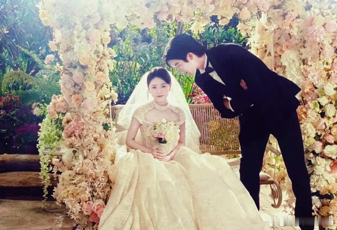 宋威龙赵今麦骄阳似我婚纱照这两张照片好让人回味！《骄阳似我》好适合走这种生活路线