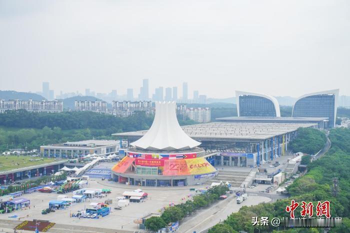 邻居搬不走，1.05万亿的单子谁想松手？
 
今年深耕外贸行业的人，都有很直观的