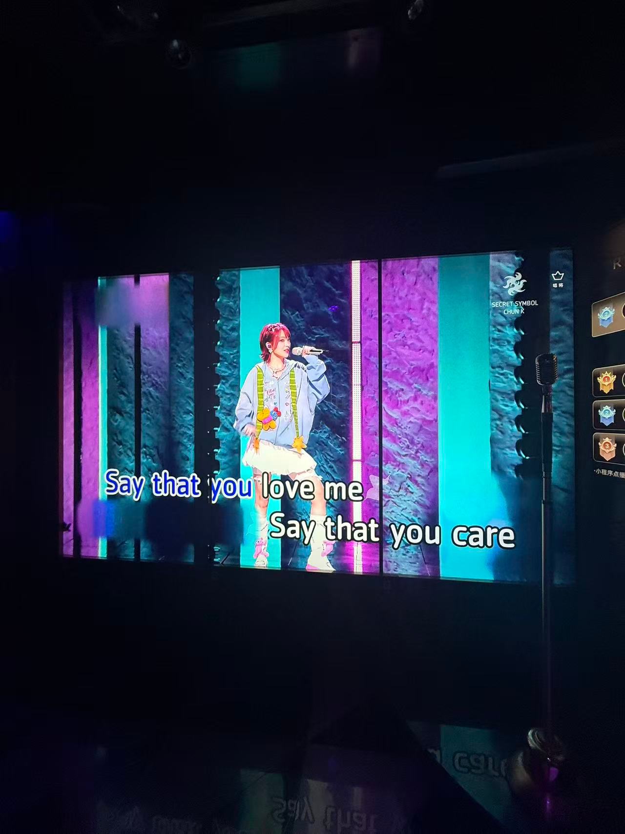 黄灿灿  在纯某k打卡一下 