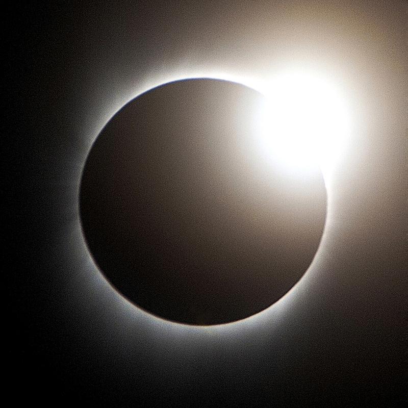 明天正月十五元宵夜，有个超难得的天象——月全食。这可是未来46年内唯一一次元宵节