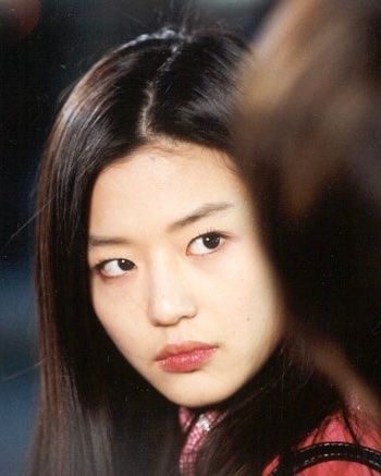 2001年，《我的野蛮女友》中的全智贤。 