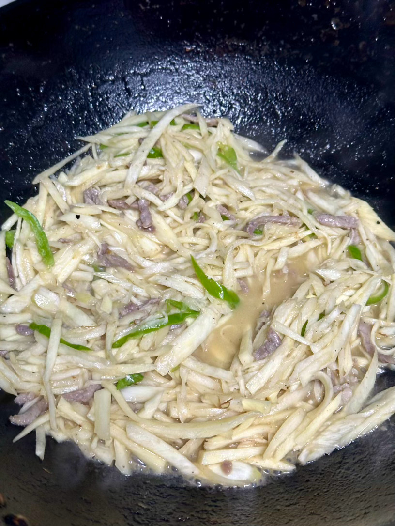 手机拍美食  十多天不见，老头看起来精神状态很不错啊👍胃口也贼好👍脸饱满了?