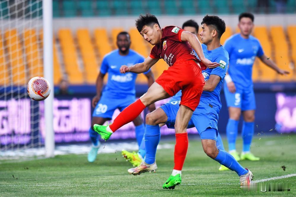 中超-海港3-0十人南通  武磊造两点球奥斯卡双响
北京时间4月9日18点，20