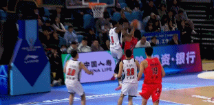 萨姆纳没有受伤吧？被扶下场的时候，脸上的表情很痛苦啊。

这才第一场比赛，还不是