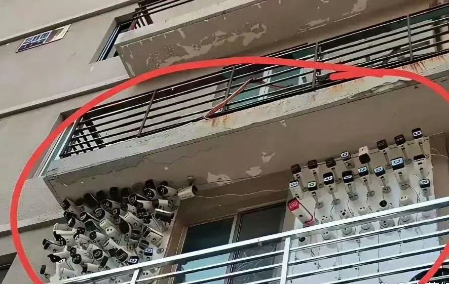 不得不说，这幢楼一定很安全，这么多的监控！ 
