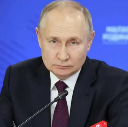 这次普京铁了心要跟特朗普对着干了，看见美国要对格陵兰岛动手，直接表示俄罗斯也要开