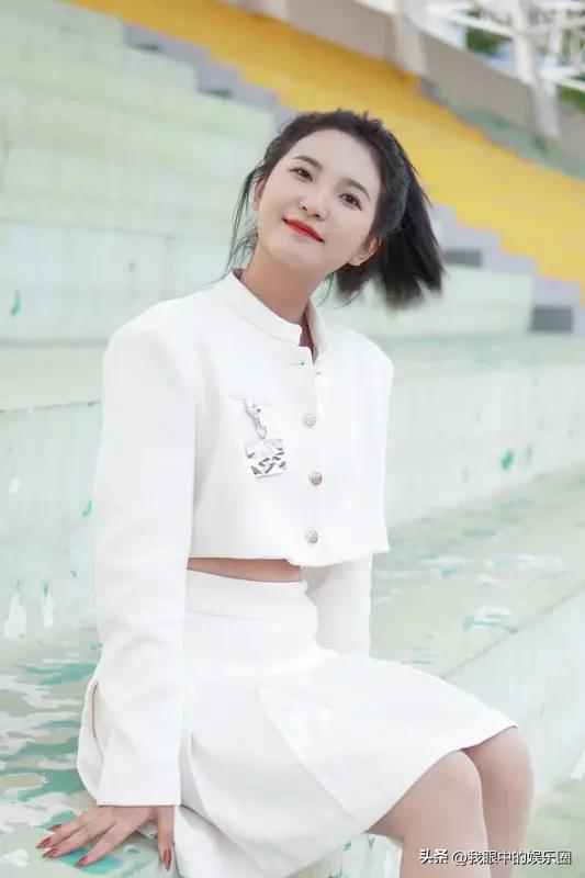 再谈谢娜

谢娜究竟是偶像派还是实力派，这是头条推出的话题，就这个话题 小编谈一