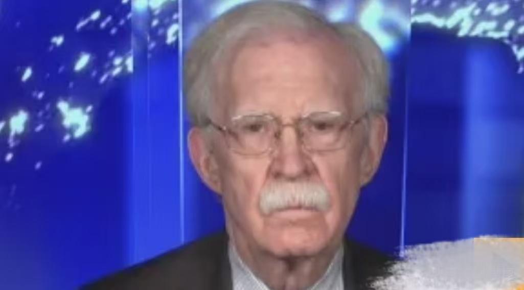 美国前国家安全顾问约翰·博尔顿今天发文说：“特朗普出于国内政治原因，想要从伊朗局