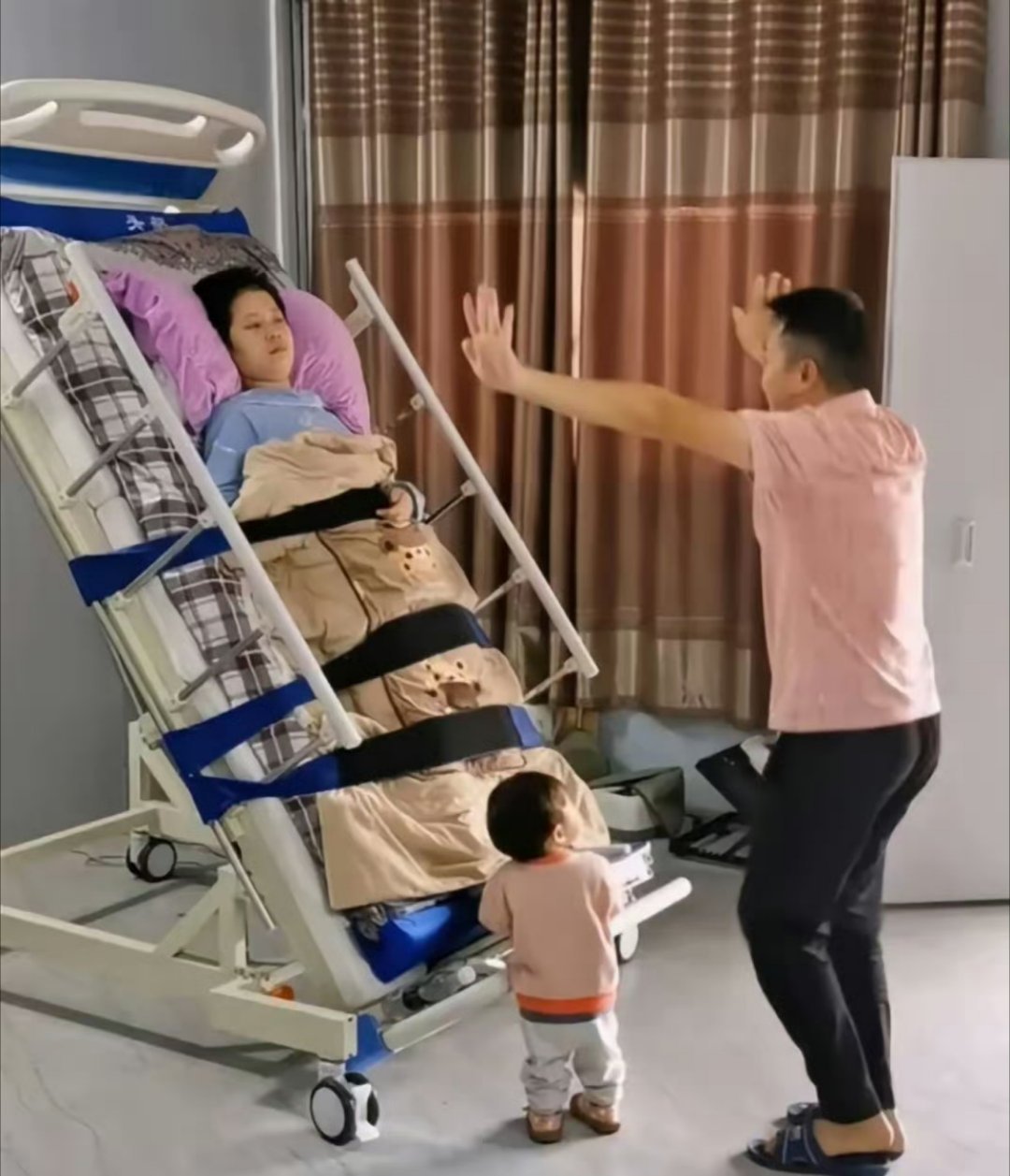 广西一男子对患癌女子一见钟情，3年时间，花光200万积蓄为她治病，谁料，3年后，