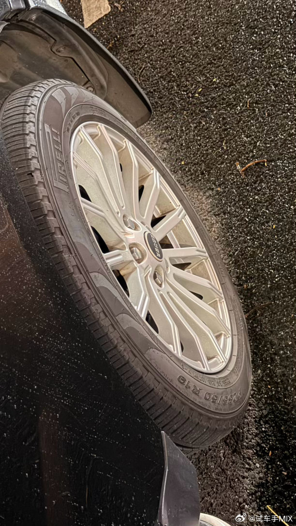 想给小揽子换一套轮毂但找遍所有案例，都只会有off-road方向可这是一辆揽运，