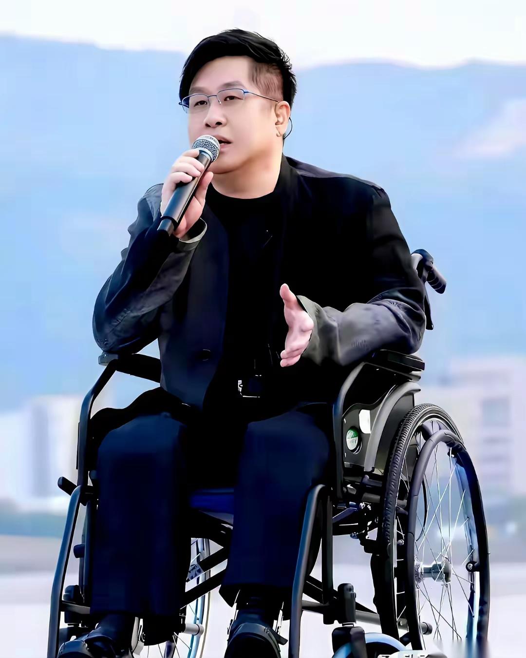 郑智化删微博后，最近有些人开始反过来批评视频为何会流出，是谁流出导致郑智化被网暴