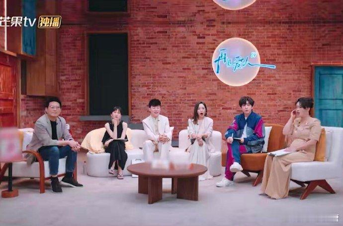 单身未婚的胡彦斌是怎么做到常驻的啊 