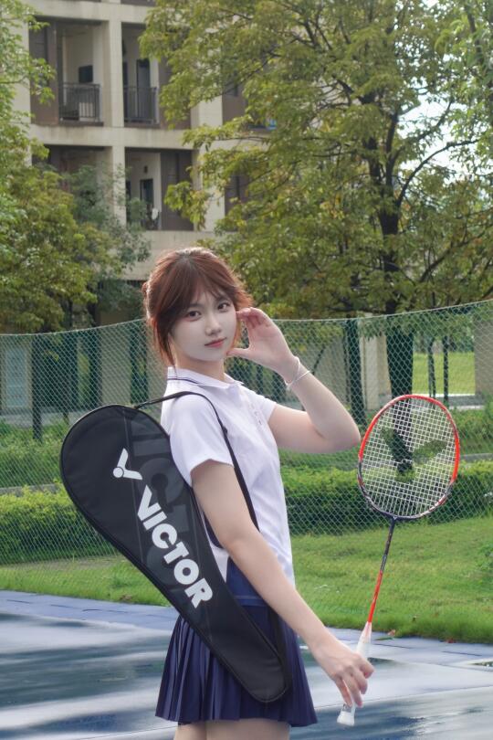 女大学生｜球场上的青春