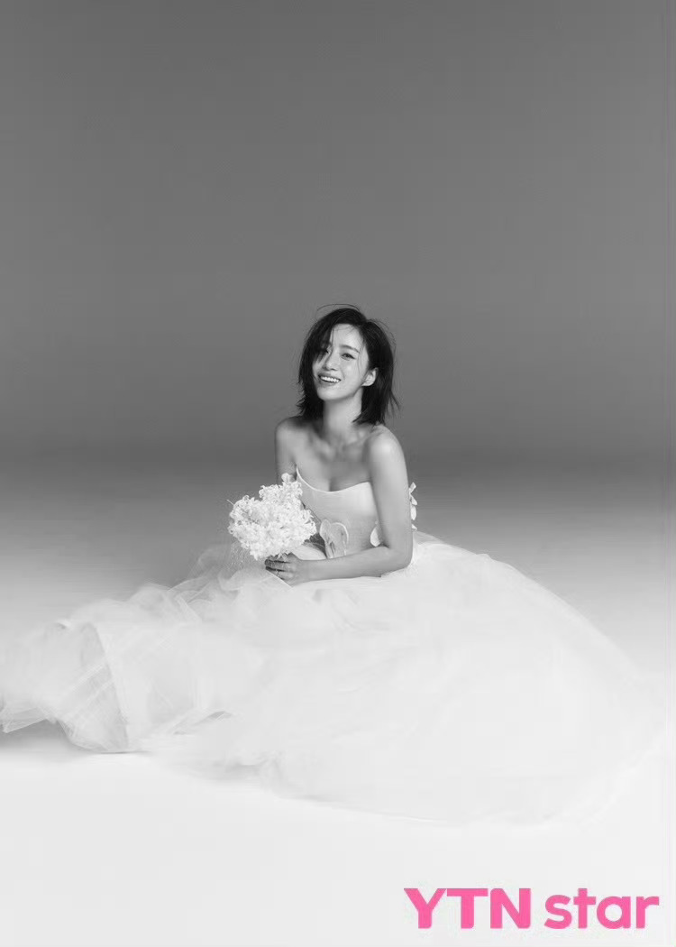 咸恩静婚纱照姐姐请幸福吧 ​​​