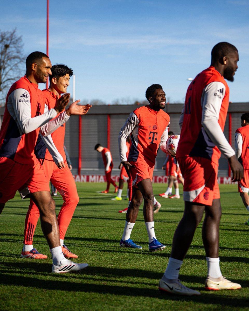 阿方索·戴维斯参加了明天比赛前的最后一次训练。 