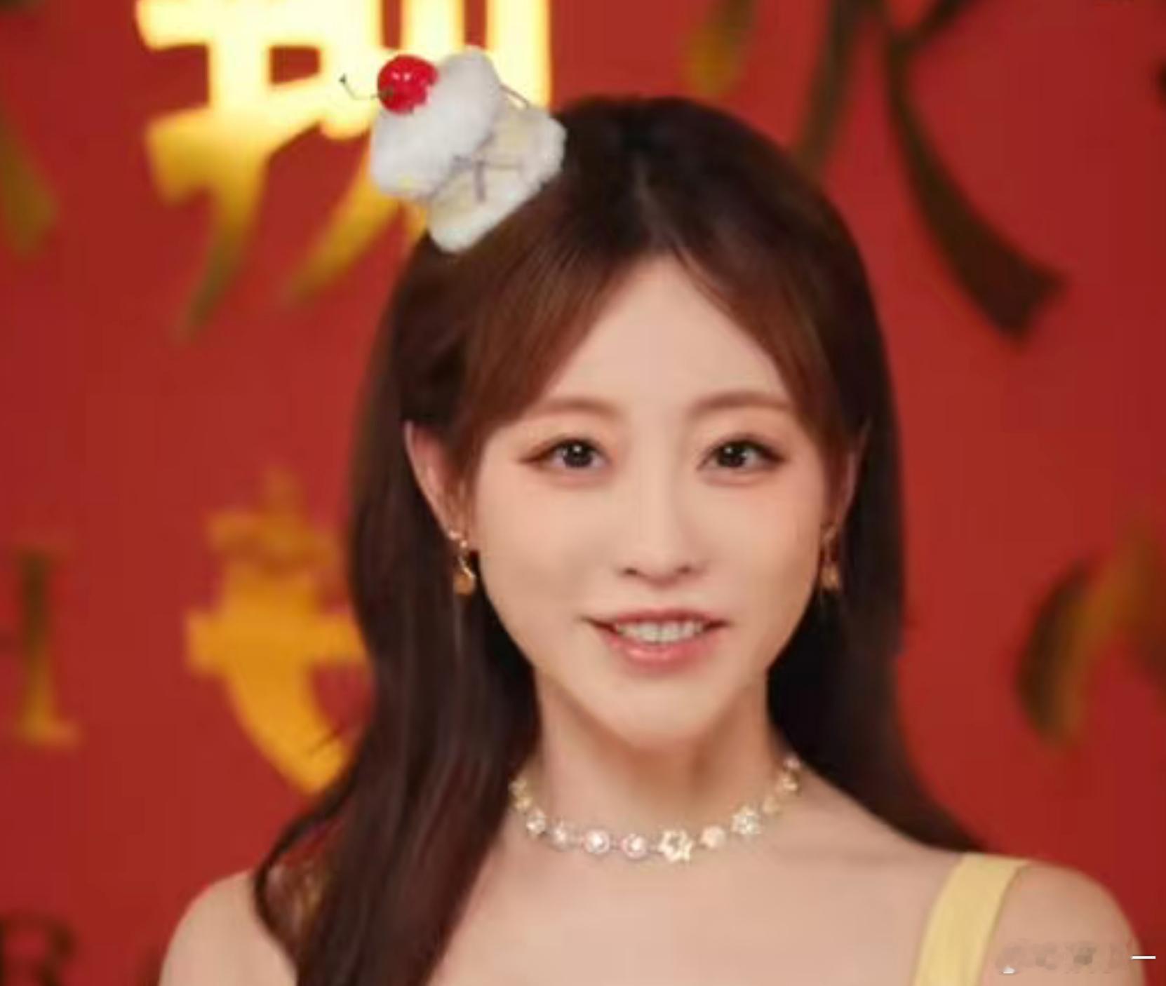 祝绪丹周五饭撒升级了 追了这么久星，第一次见祝绪丹这么实在的饭撒，别人都是小礼物
