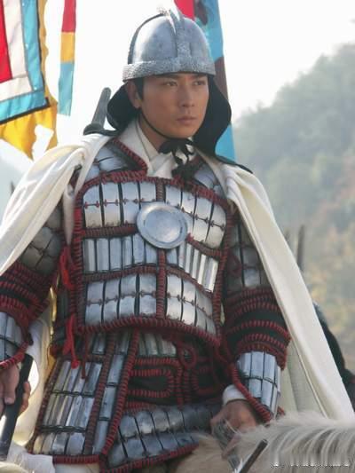 历史 三箭定天山后，薛仁贵坑杀十几万降卒，唐高宗派去安抚的人更狠662 年，漠北