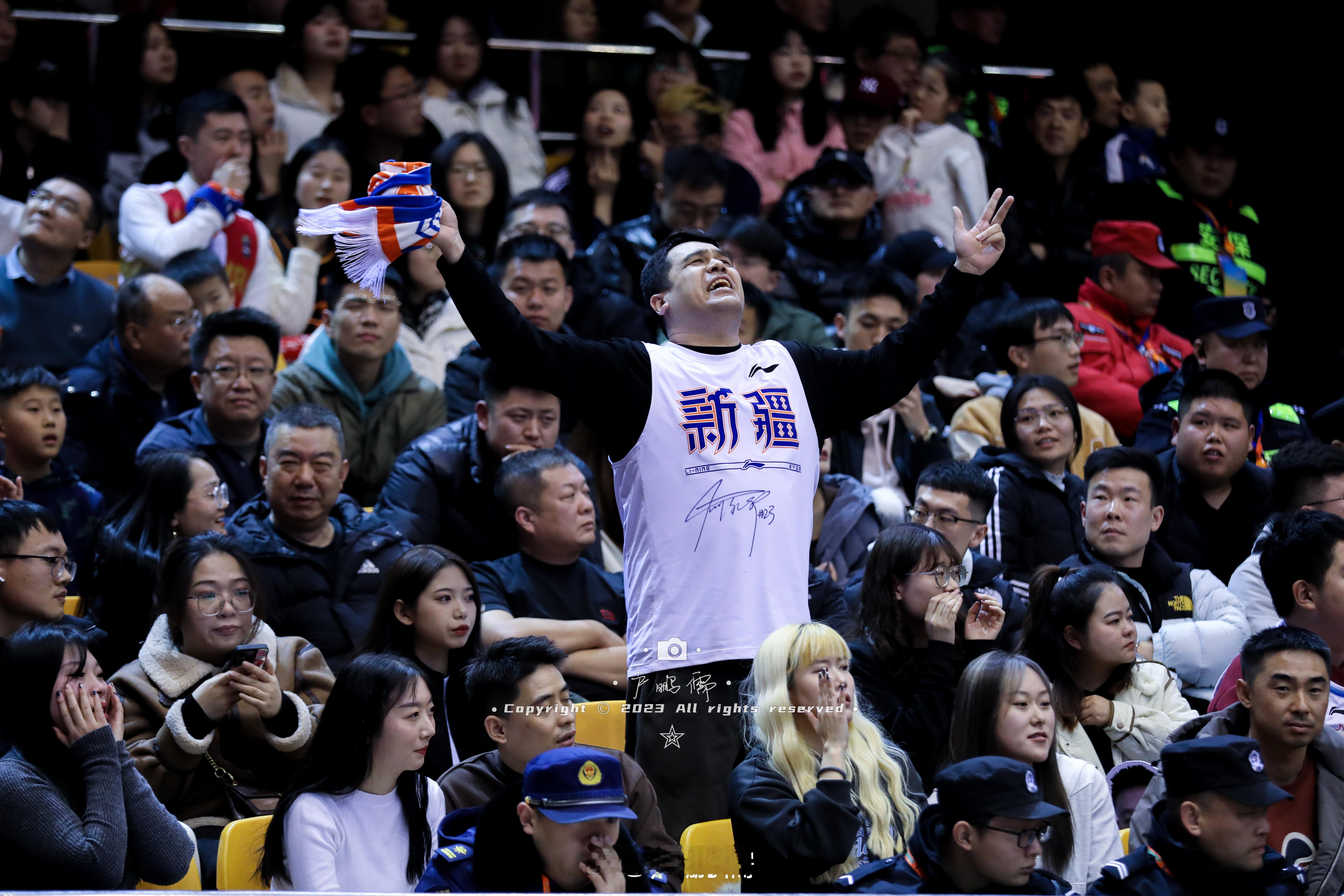 新疆精神青岛见～#cba炫时刻##新疆男篮##小卢篮球世界#  ​​​