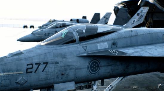 万代披露了新作《皇牌空战8：希弗之翼》的多项技术细节与玩法升级。
据本作美术总监