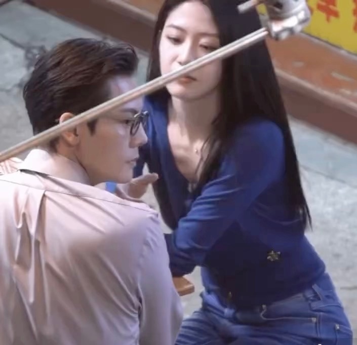 救命🆘！都给我来看这个陈伟霆和向涵之！两位的熟男熟女味要溢出屏幕了！！向涵之轻