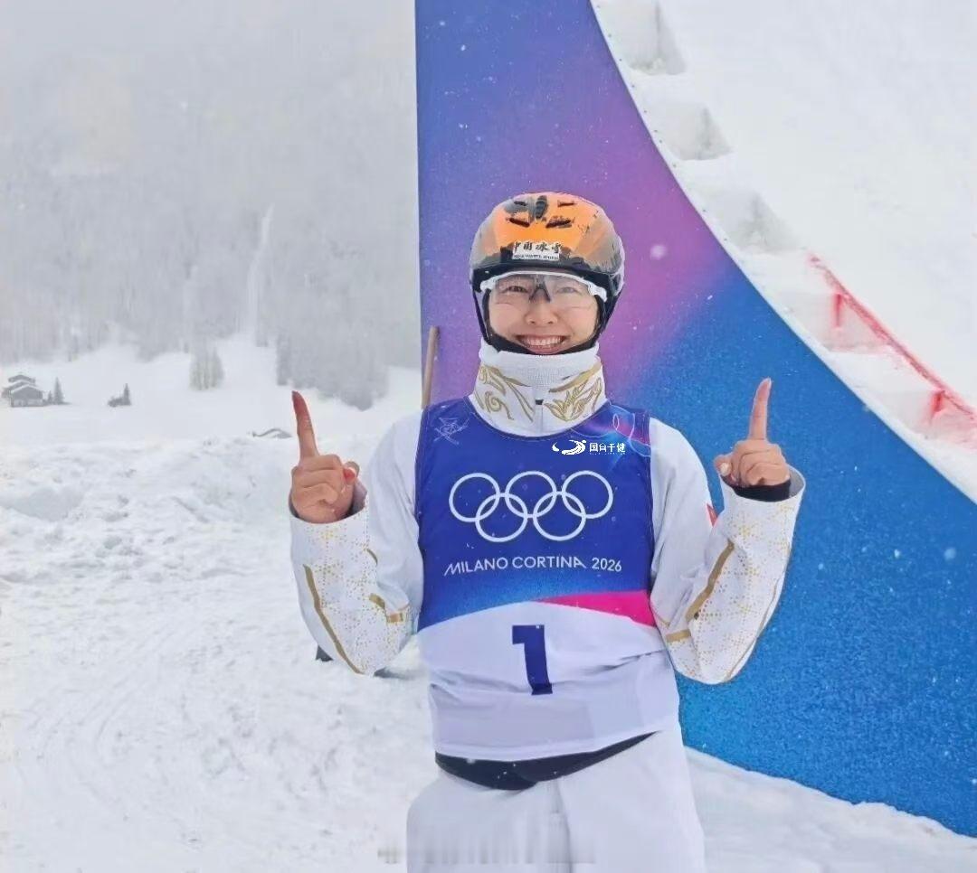 恭喜中国队取得第二枚金牌🥇恭喜徐梦桃成功卫冕了冠军🥇徐梦桃金牌徐梦桃希望在本