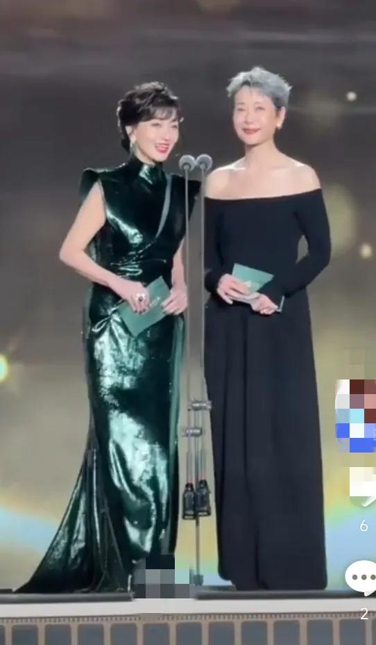 太甜了！叶童赵雅芝同台颁奖 梦回许仙白娘子


赵雅芝、叶童一起出席在海南的电影