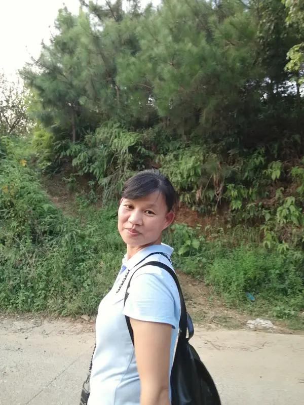 如何判断一个人对你是否真心
其实看他的反常表现和日常细节就够了，光看他对外人那套