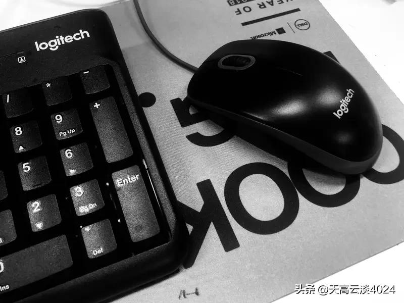 罗技为“降价像狗一样跑来”广告道歉 3月26日晚，“罗技侮辱消费者”冲上热搜第一