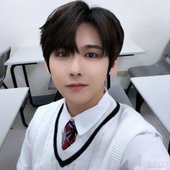 31岁男星黄正杰去世31岁台湾男星黄正杰于2025年4月20日凌晨去世，其家属通