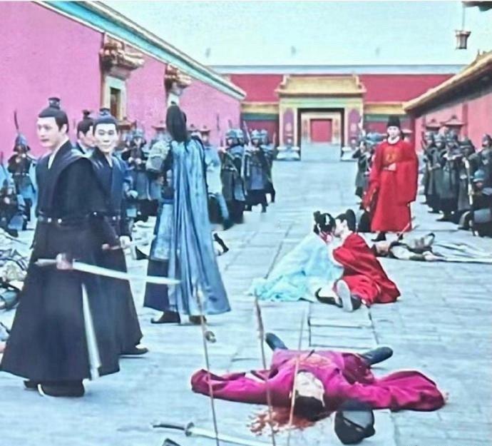记得上次这么尴尬的场面还是依萍 ​​​