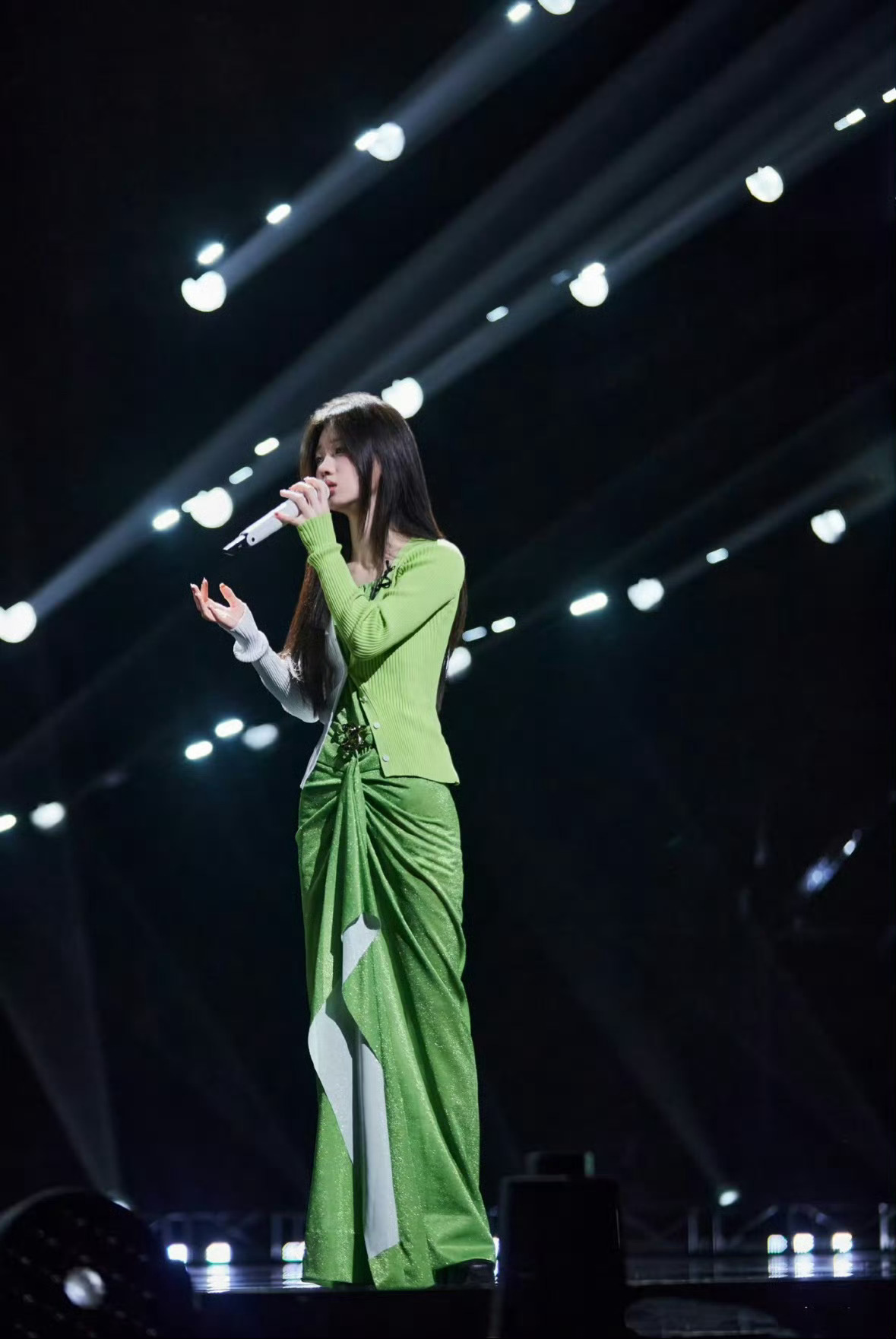 老公多穿绿色啊…🥺好漂亮 