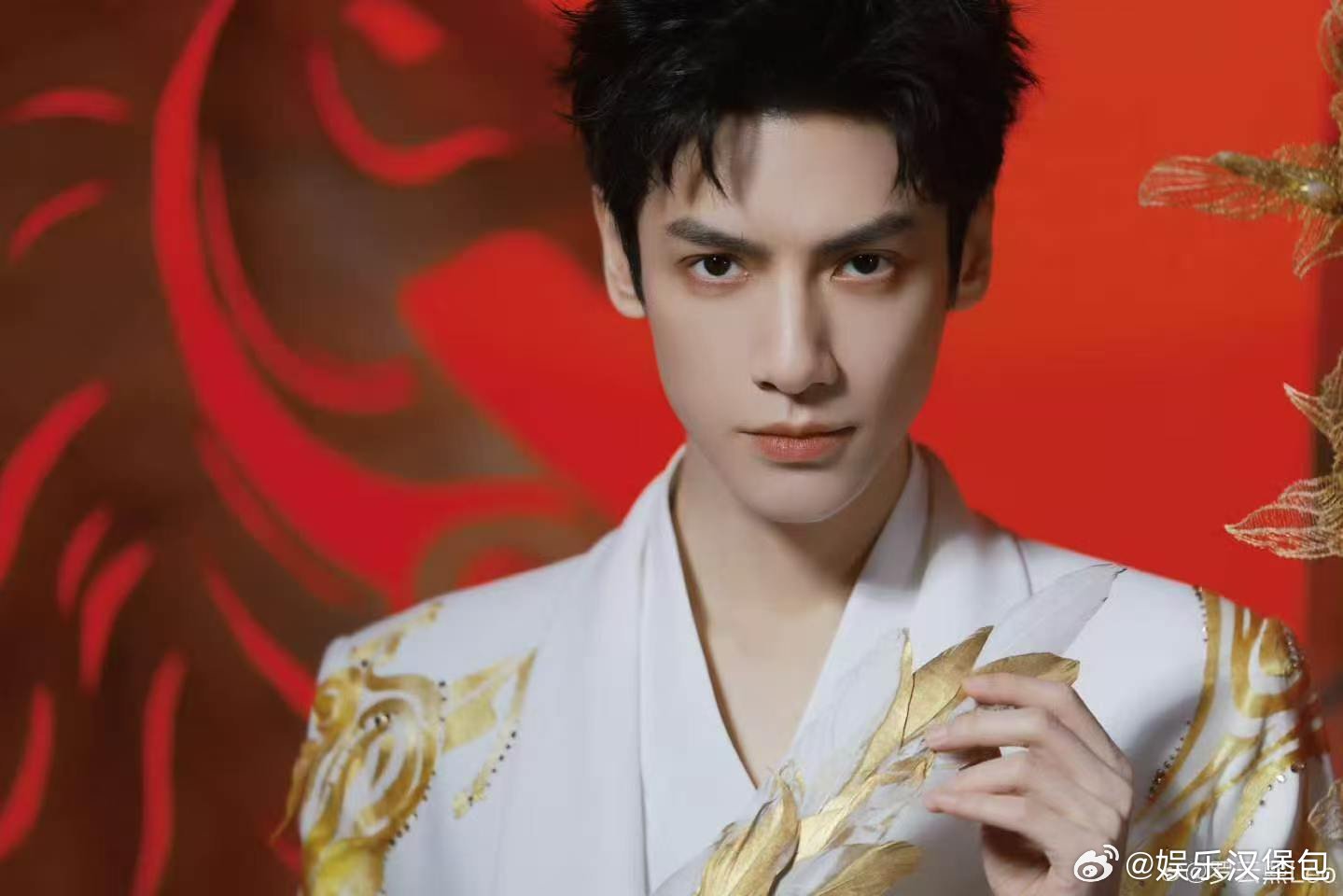 罗云熙安徽音乐节首秀 安徽音乐节迎来罗云熙舞台首秀，歌声一出场便惊艳全场，氛围感