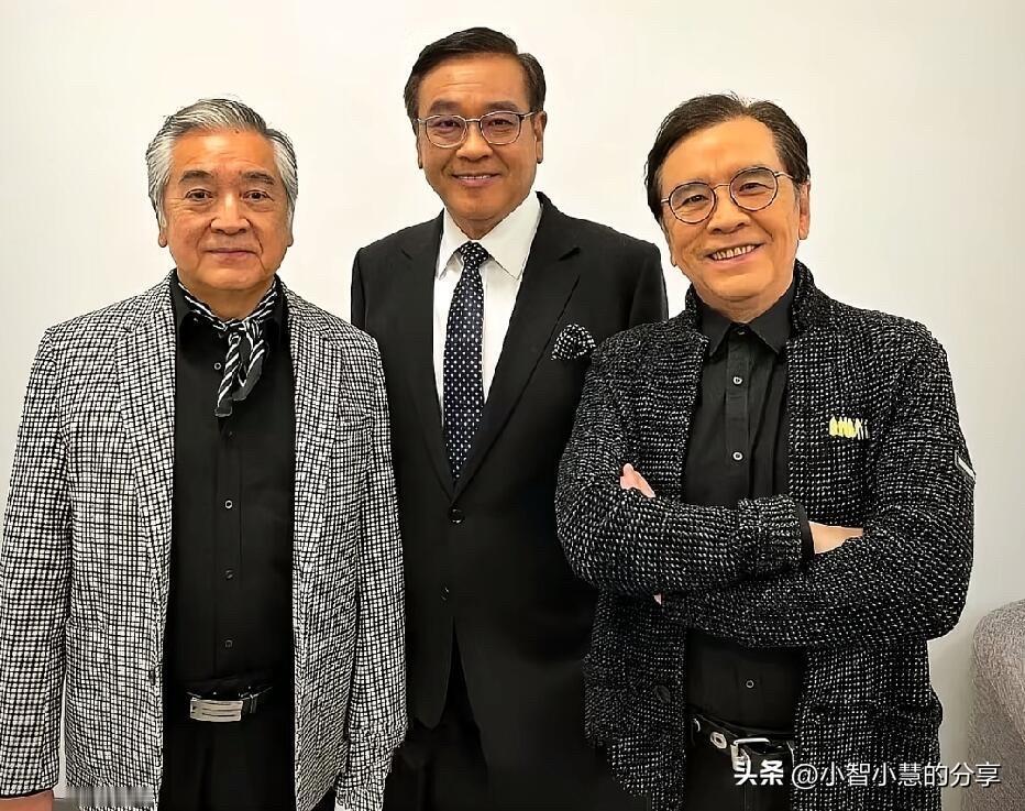 不敢相信他们三个竟然是一家人，秦沛演过《美味天王》的老板秦万石，还有《绝世好爸》