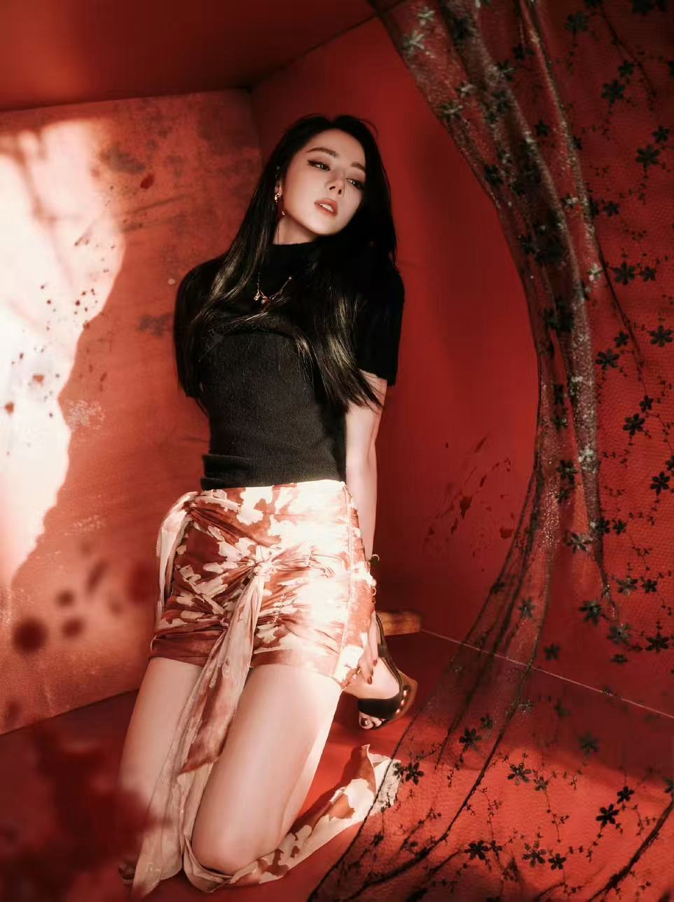 迪丽热巴幽冥提灯妆热巴幽冥提灯妆迪丽热巴幽冥提灯妆，好美，