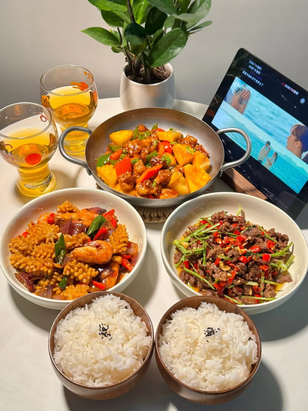 二人食晚餐❣️今天吃菠萝咕咾肉 爆炒黄牛肉
