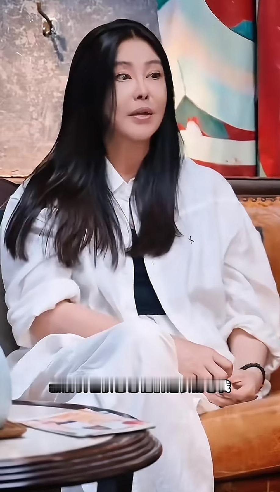 有奖竞猜，有多少人可以猜出她是谁?并且是女神级的明星，提示一下，她自己说她是纯安