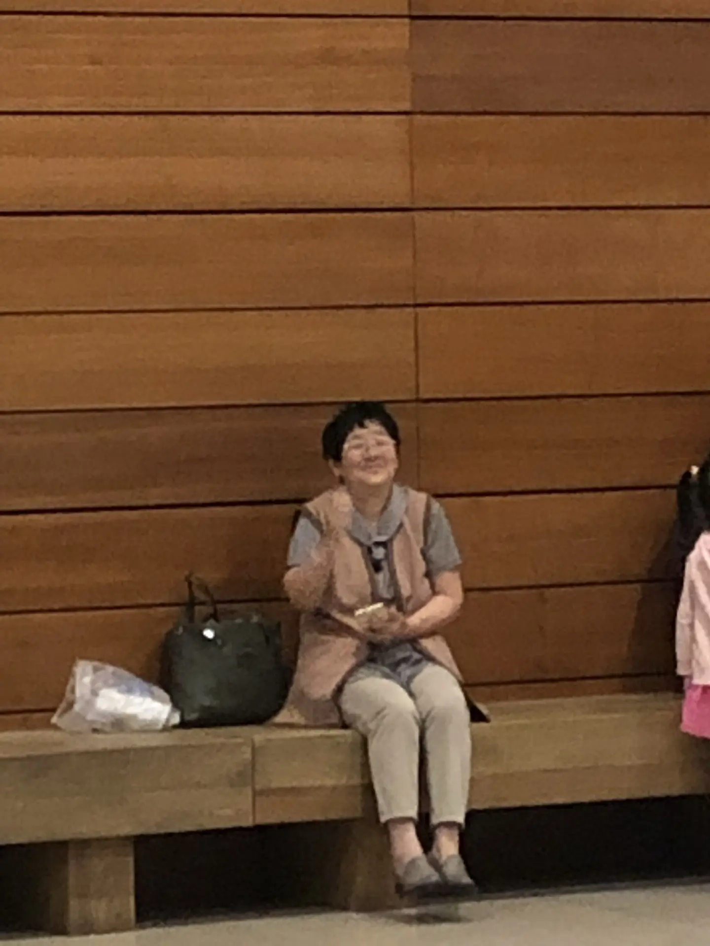 家人是棵遮住情绪的树 因为知足而感到幸福