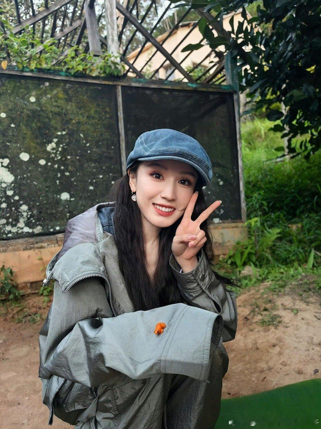 张雅琪 我好想帮李沁说了花少团出海名场面！李沁被海浪连环“打脸”，她委婉问张晚意