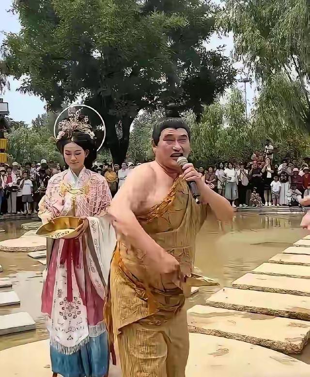 大衣哥
粉丝拍