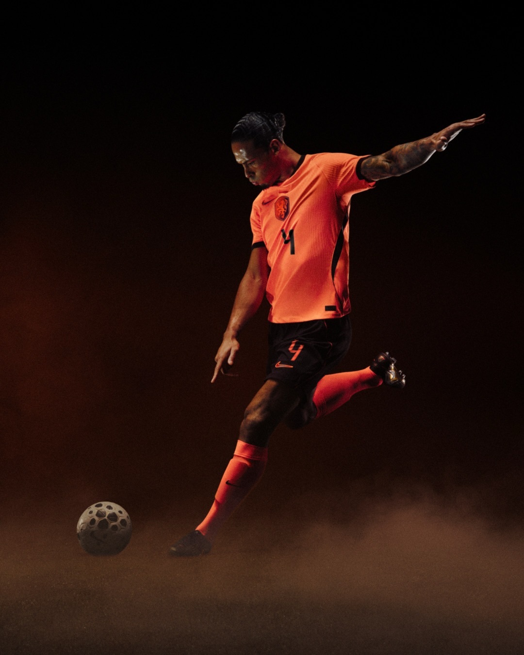 荷兰正式发布2026世界杯全新主客场球衣。贤聊球衣世界杯球衣资讯