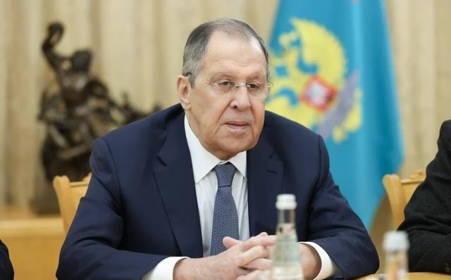 俄罗斯正试图退出谈判拉夫罗夫表示，俄罗斯的谈判立场将“考虑到基辅政权最终转向国家