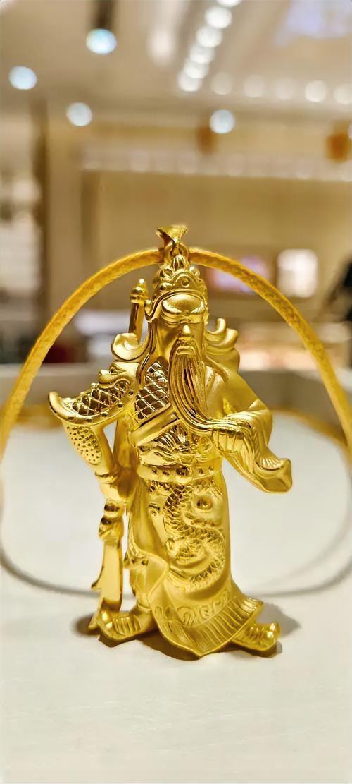 黄金暴涨的故事好多。
黄金会暴涨的理由也好多。
黄金变现挣到钱的亲历者也好多。