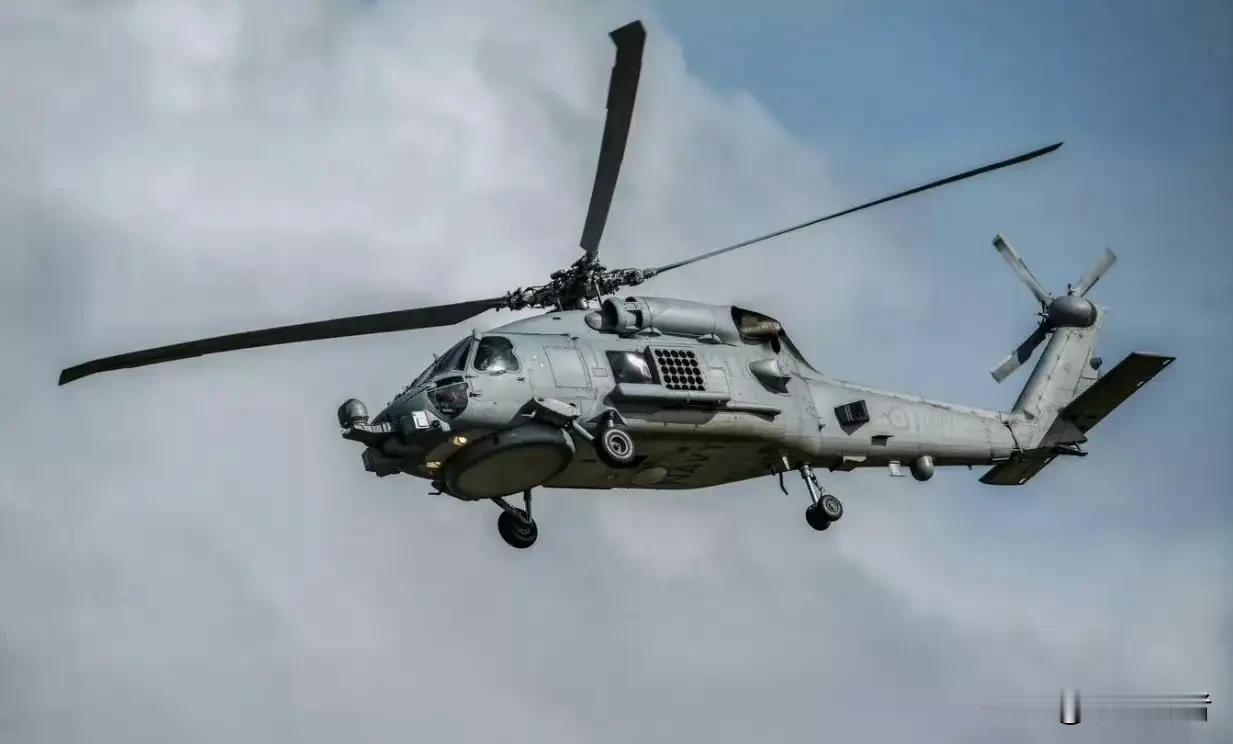 你最认可哪个版本的美军坠机原因?
1、特朗普:使用了劣质燃料。
2、军事专家张军