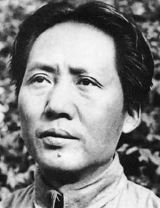 真是世界越乱，越是证明毛主席的伟大。
 
1949年新中国刚成立，整个世界没有一