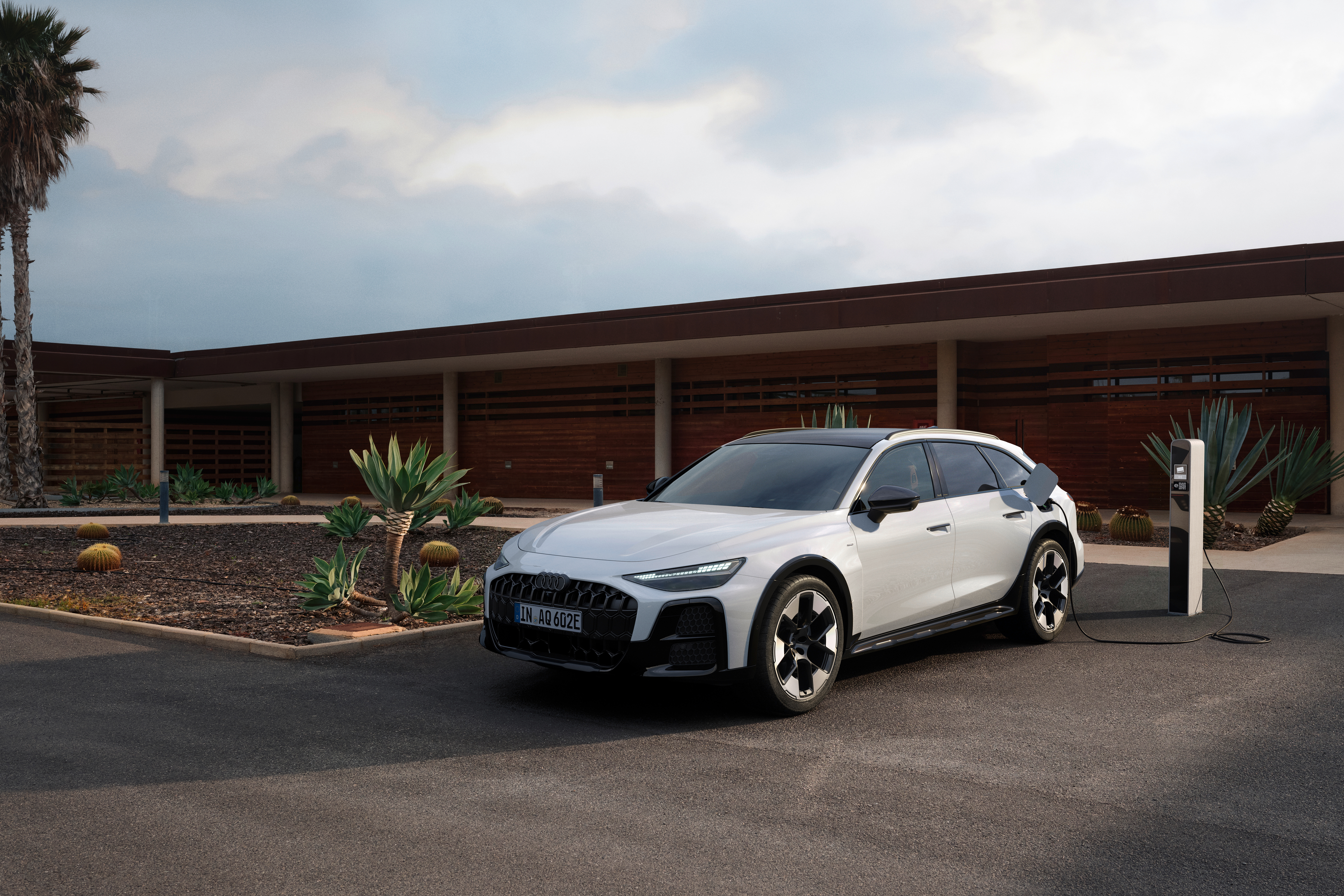 Audi A6 allroad e-hybrid quattro奥迪a6奥迪 白