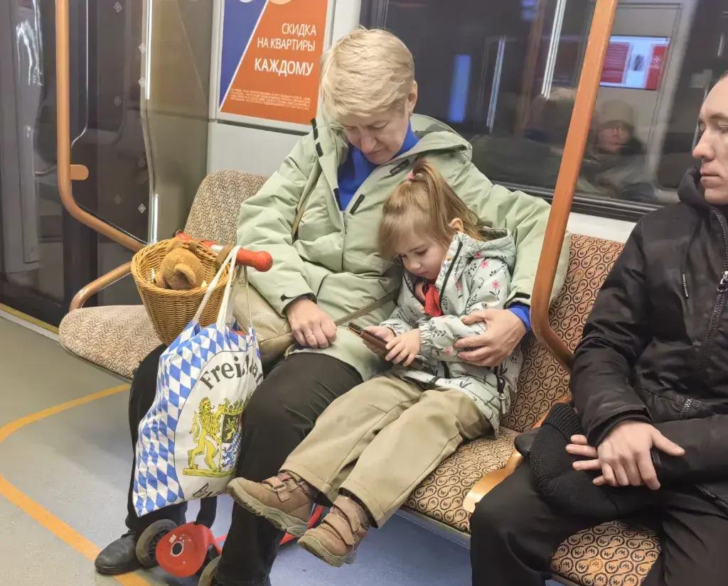 打了这么久，俄罗斯经济为什么没有崩溃？

俄罗斯可能想不明白，去想想以色列。之前