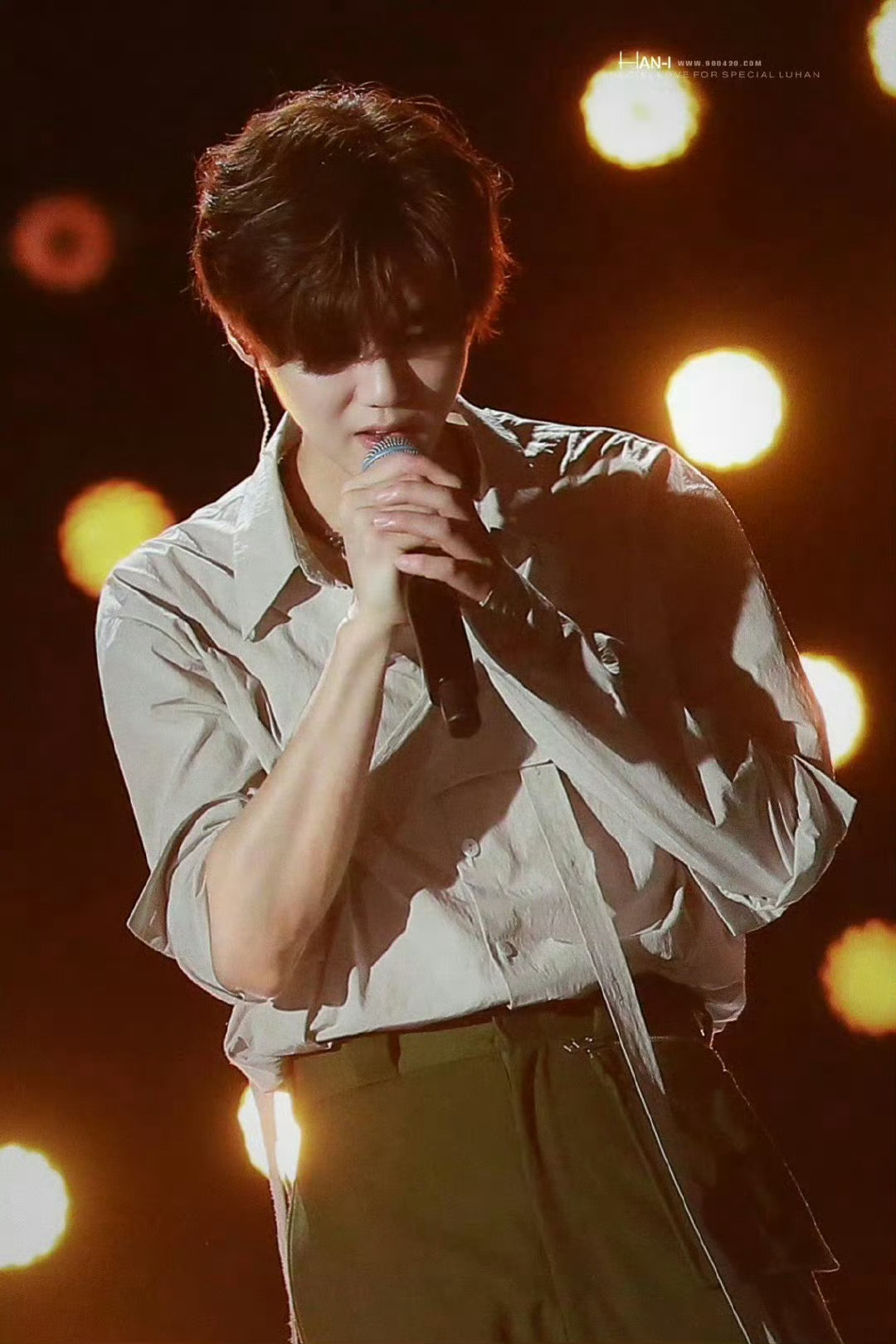 鹿晗生日快乐！没事 还有我们 咱不差那一个祝福 